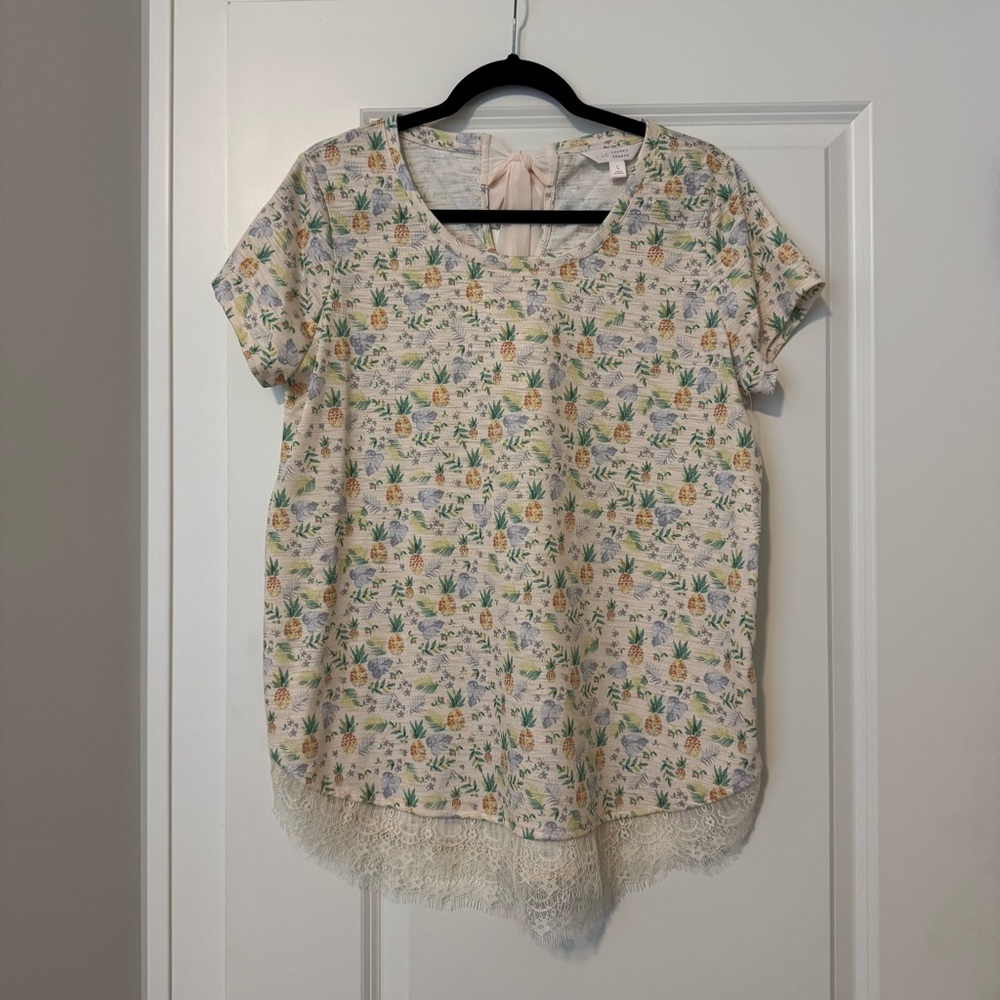 LC Lauren Conrad Pineapple/Tropical Short Sleeve Blouse NWOT
